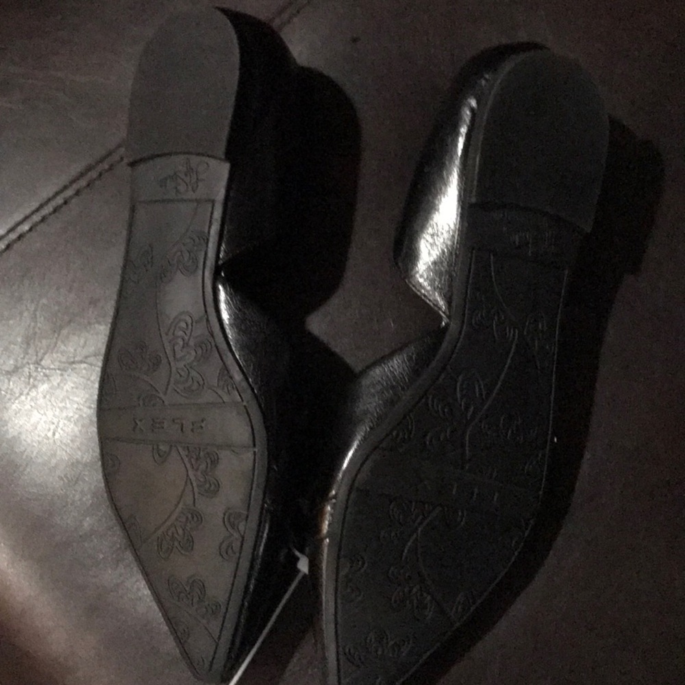 NWT comfortable FLATS - Picture 5 of 8